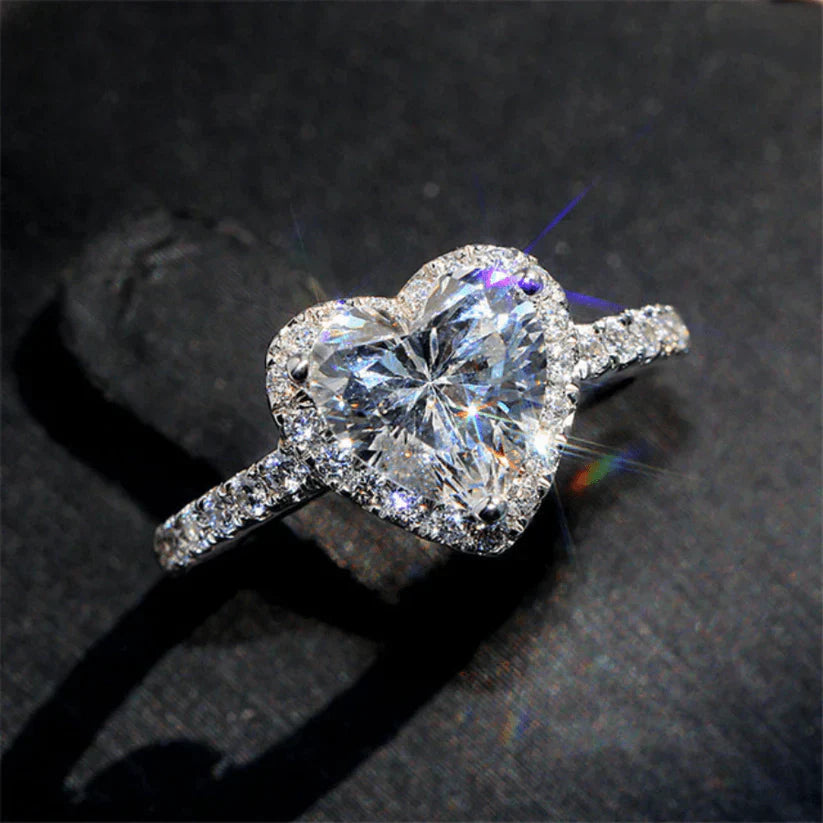 Coralia Amouré Ring | White Gold