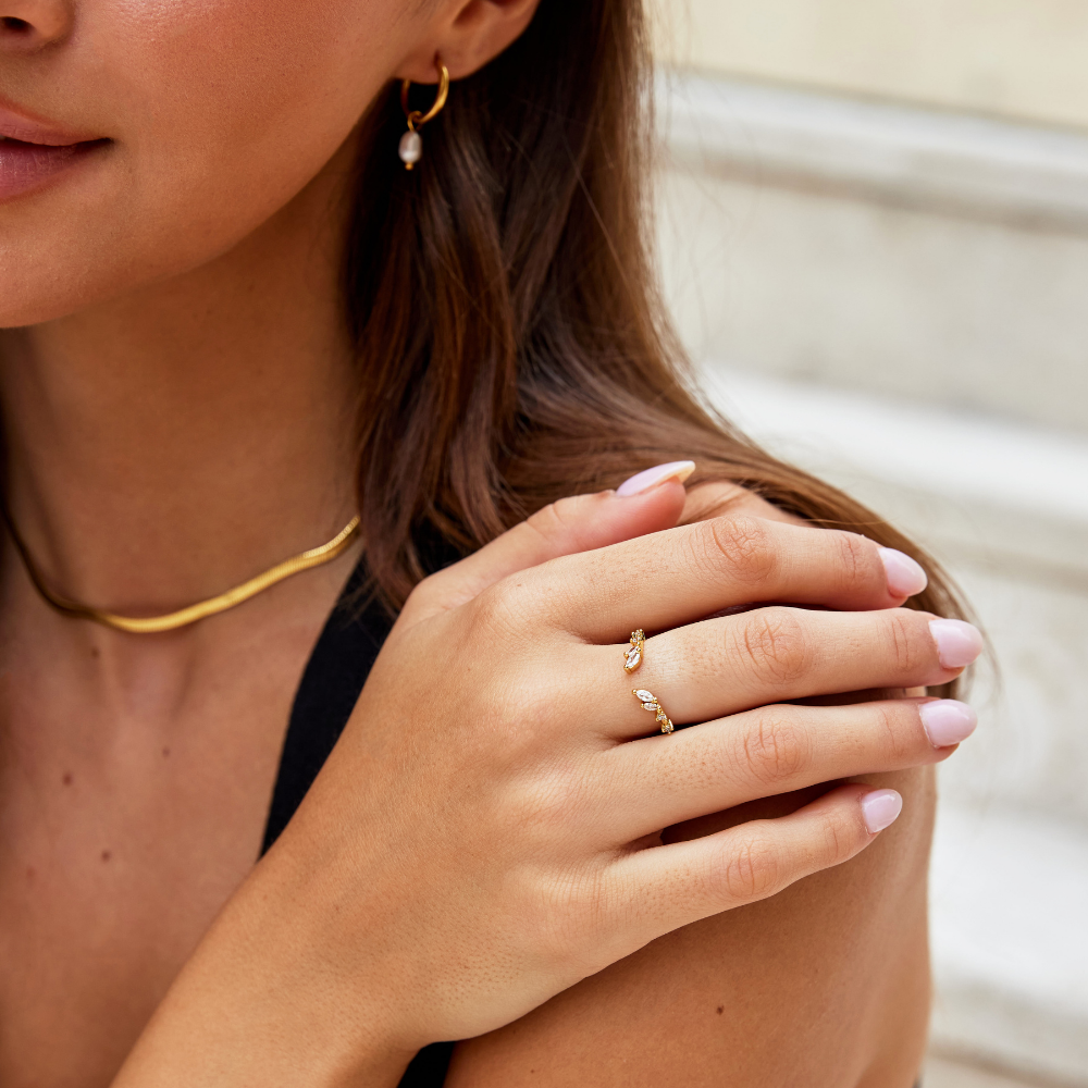 Peace - Crystal Gold Wine Ring