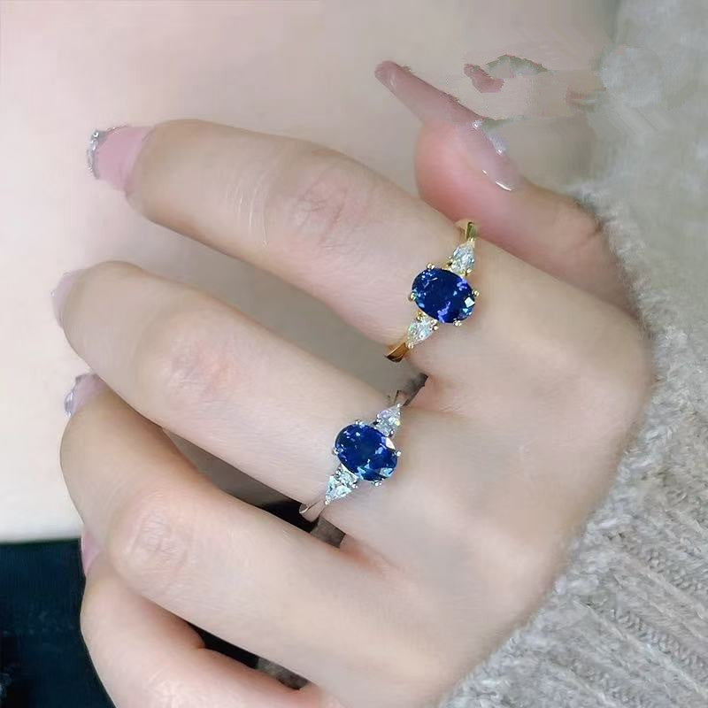 Marin Thorneau Ring | Gold