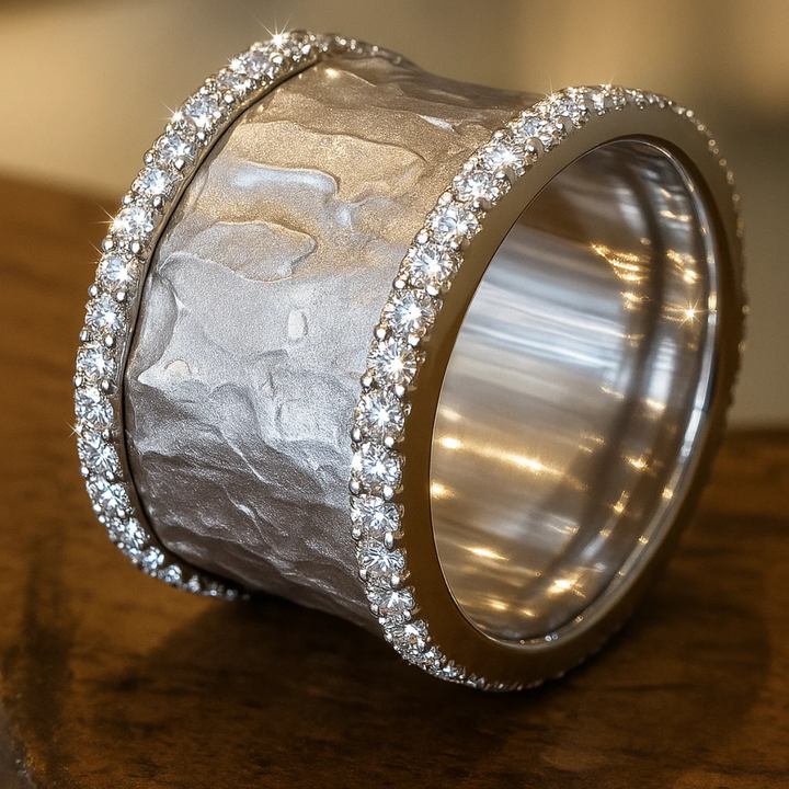 VINTAGE SILVERED ZIRCONIA RING